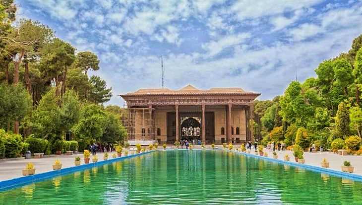 همه چیز در مورد کاخ چهل ستون اصفهان