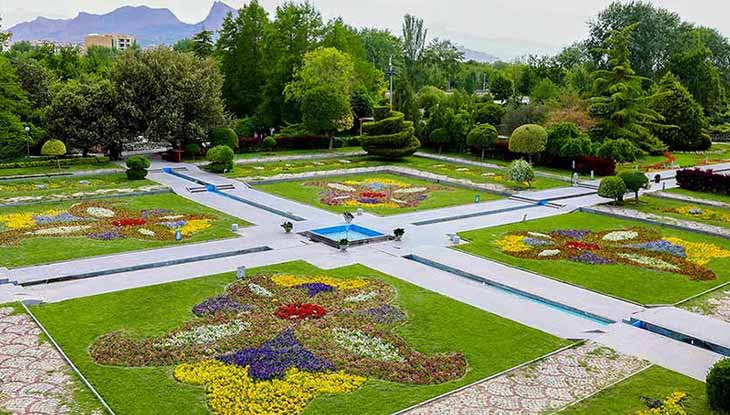 نمایی از باغ گل اصفهان 