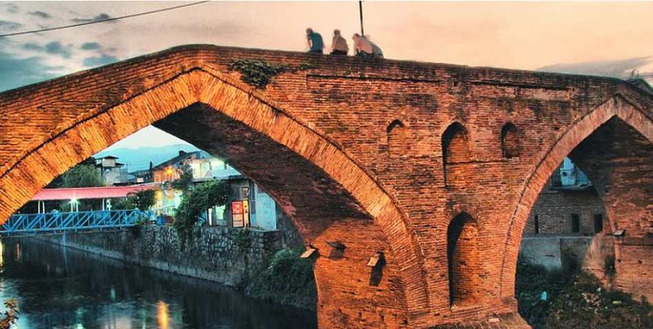 پل خشتی لنگرود گیلان کجاست؟