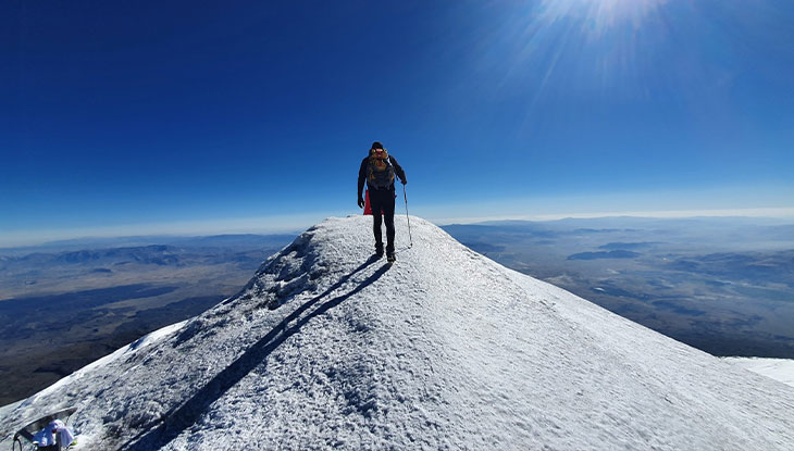 از آرارات تا پامیر؛ مسیرهای کوهنوردی خارجی که باید در 2026 تجربه کنید از آرارات تا پامیر